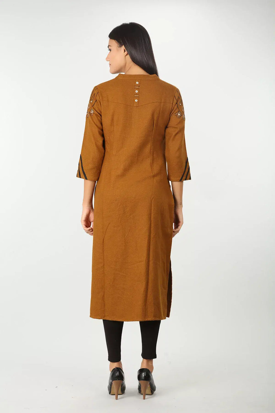 Solid kurti with round neck ( Pockets)