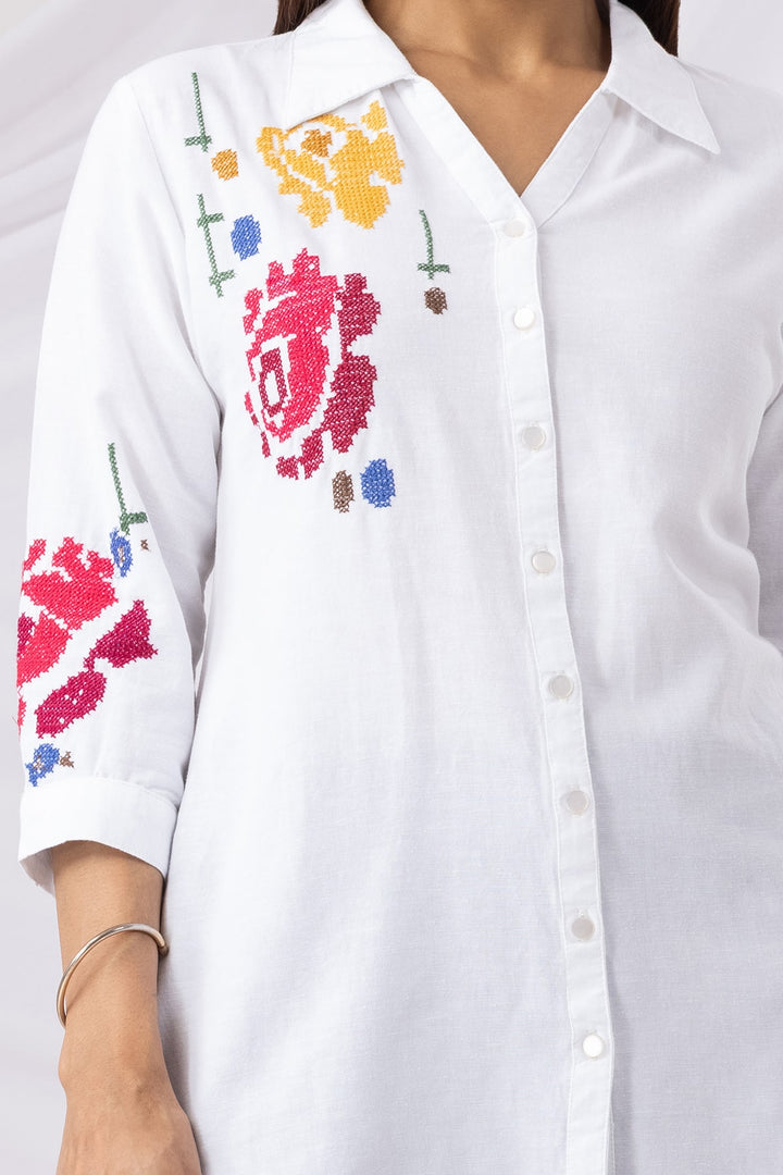 White Embroidered Viscose Tunic with Collar &amp; 3/4th Sleeves