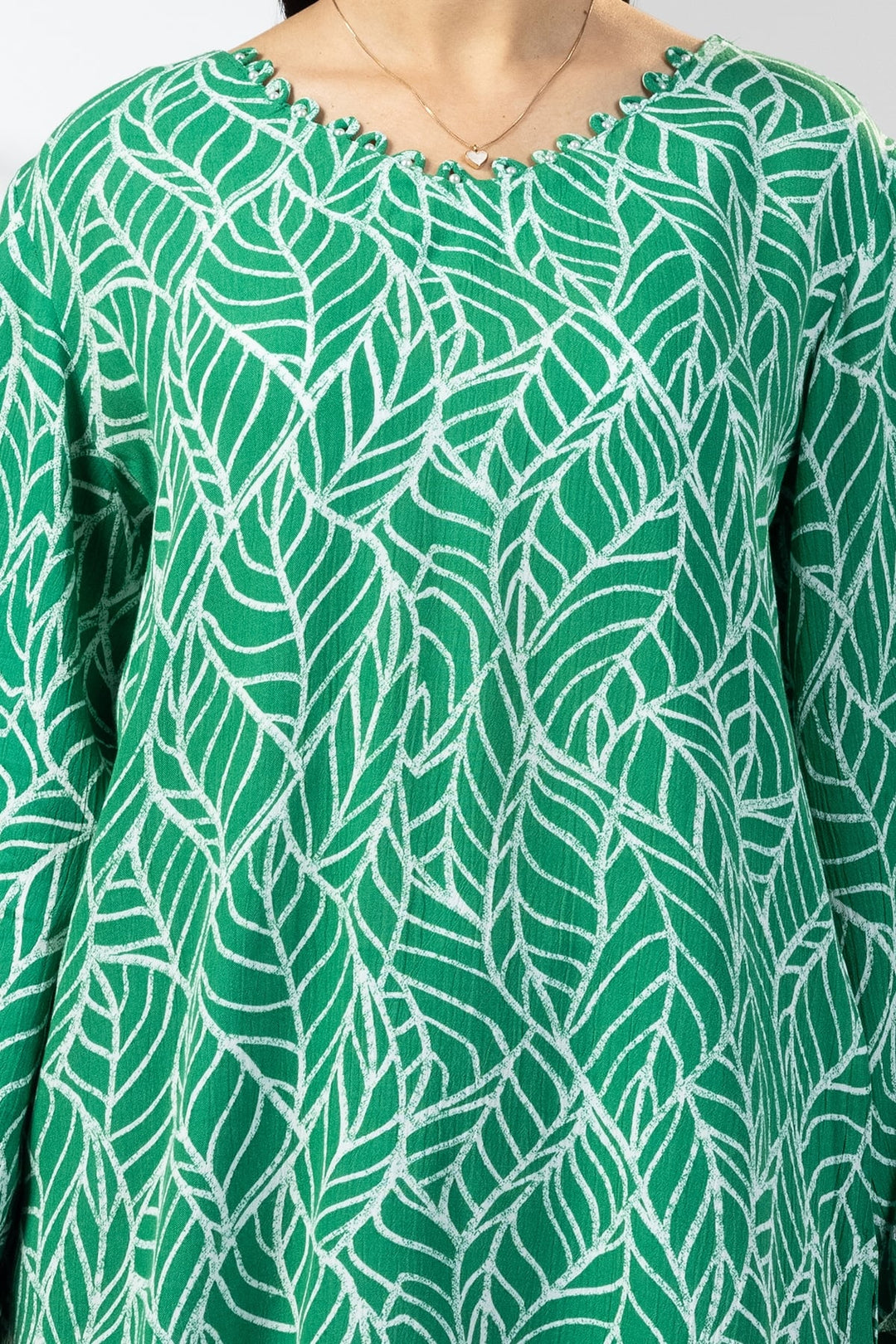Green Printed Rayon Crepe Casual Top with V-Neck
